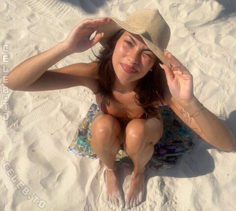 Lilian Loria nude photo 2