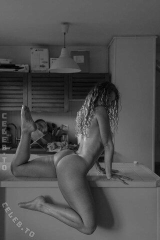 Lili.luxie nude photo 39