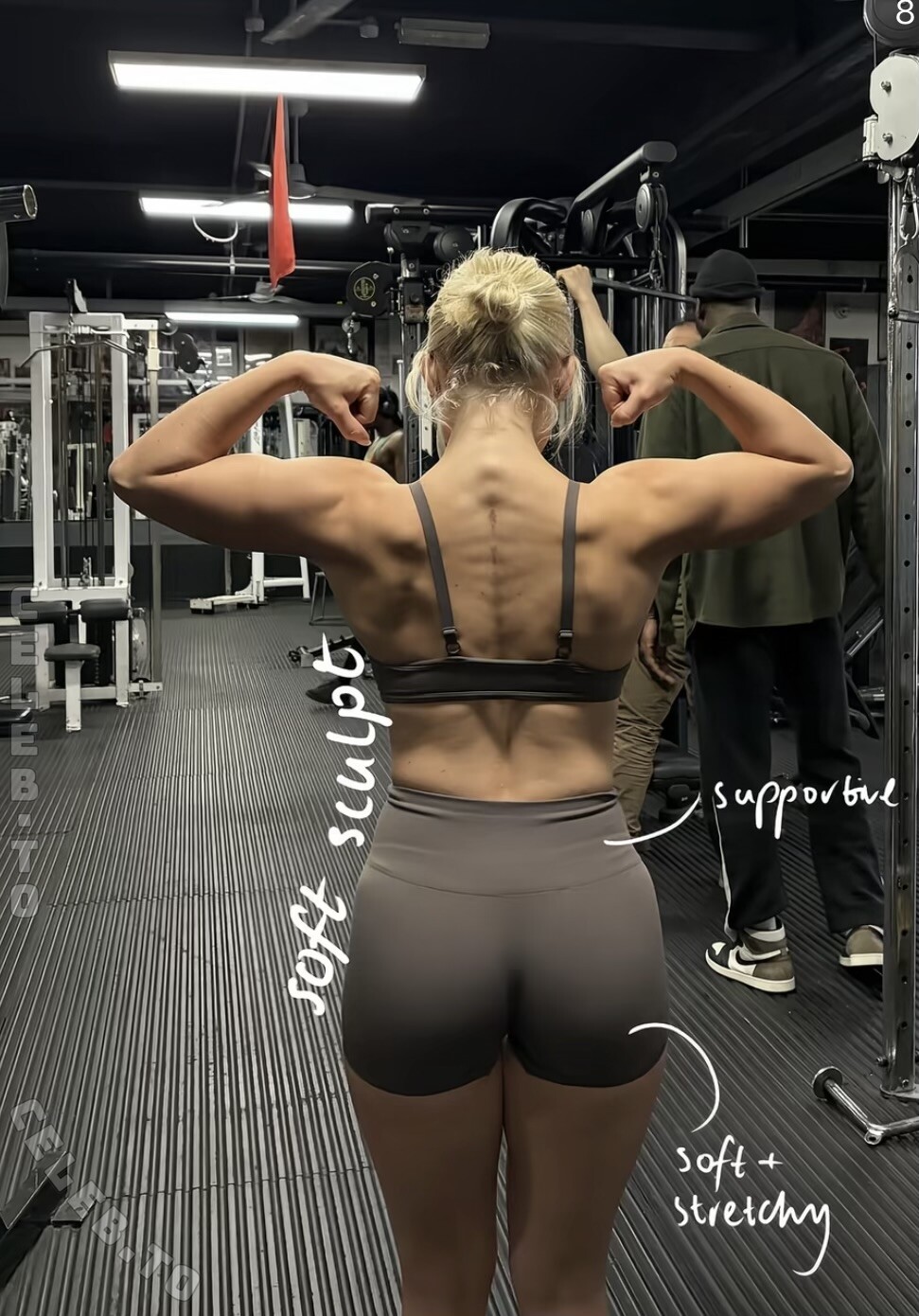 Liliylifts_ nude photo 7