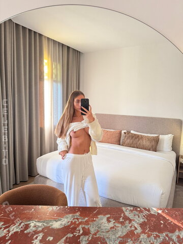 Lillian Phillips nude photo 1179