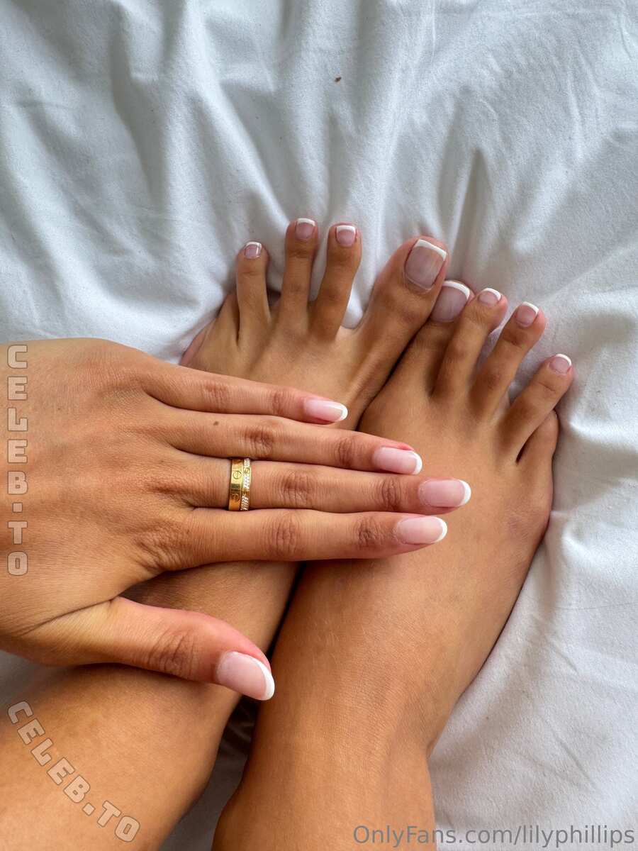 Lillian Phillips nude photo 13