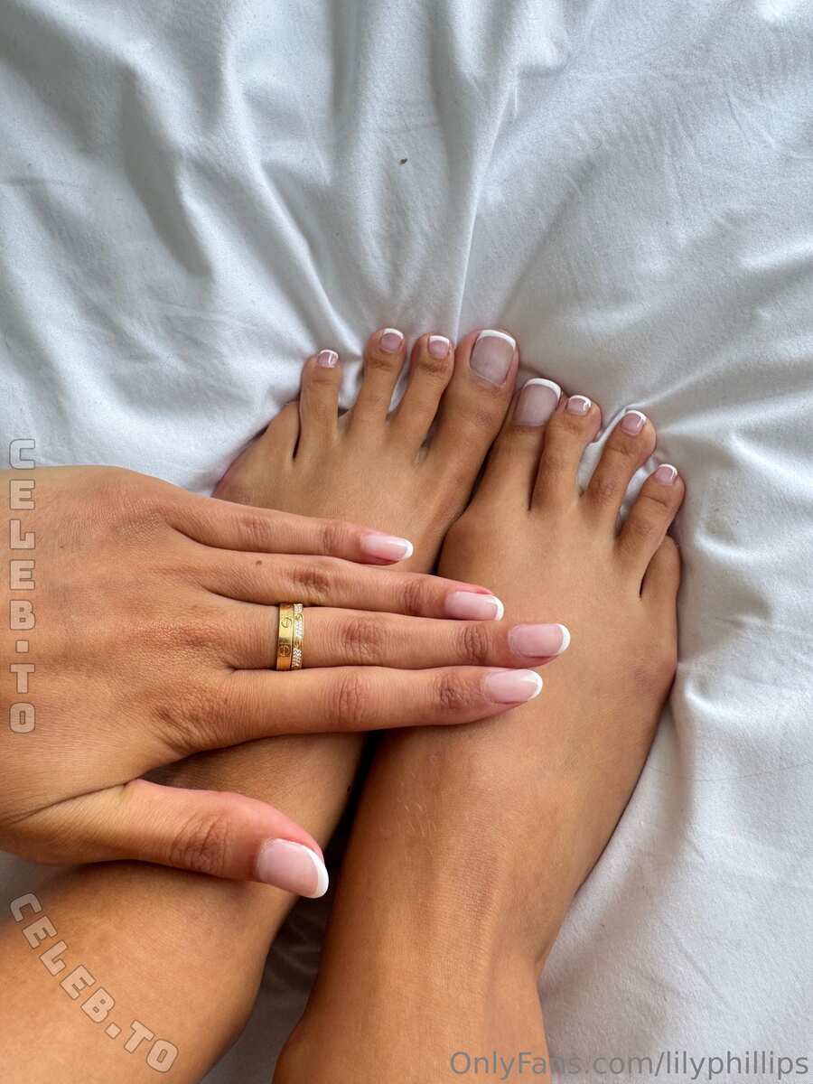 Lillian Phillips nude photo 16