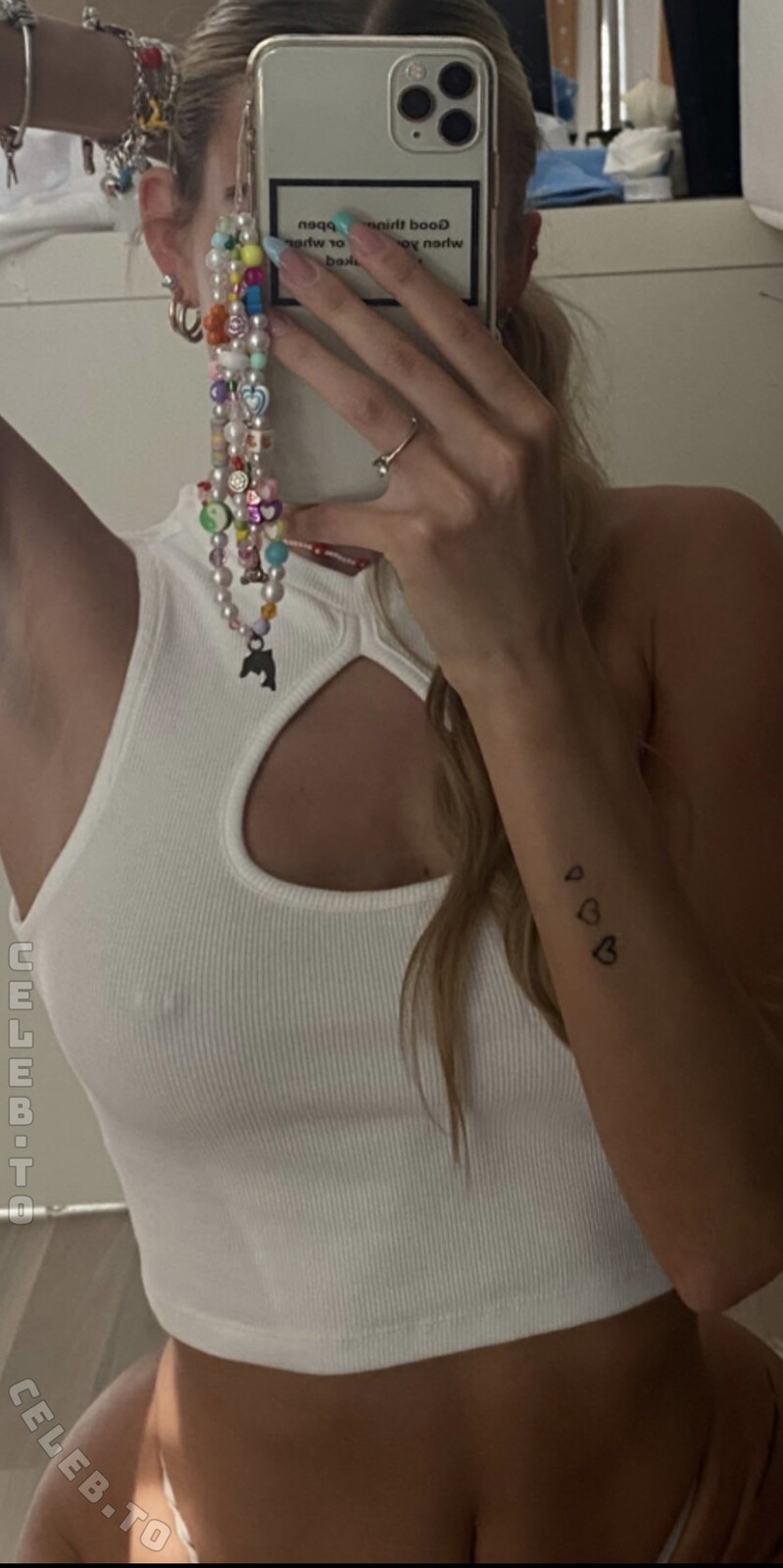 Lillimsr nude photo 8