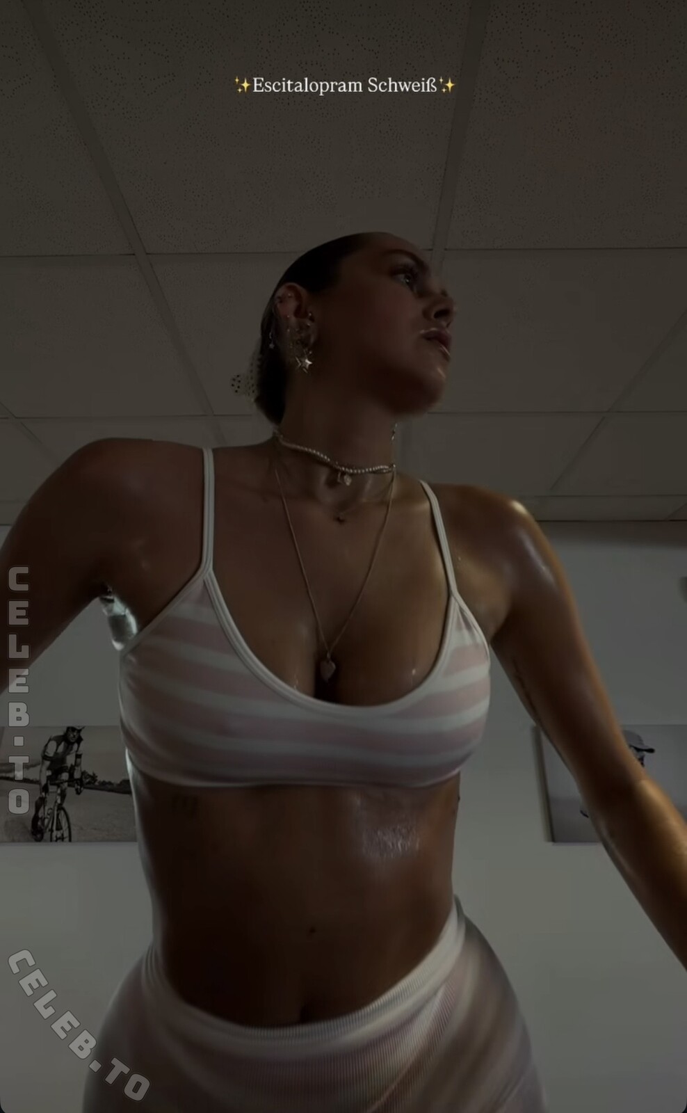 Lillimsr nude photo 5