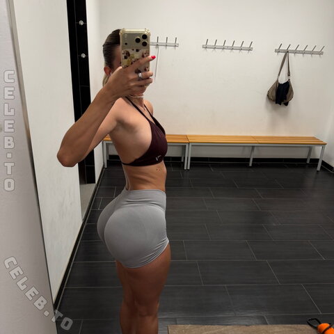 Lillimsr nude photo 14