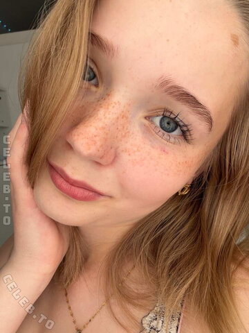 Lilly Schaper – Lily Schaper from Flensburg
