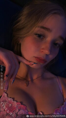 Lilly Schaper nude photo 20