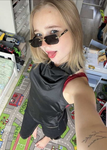 Lilly Schaper Fresh (1 photo)