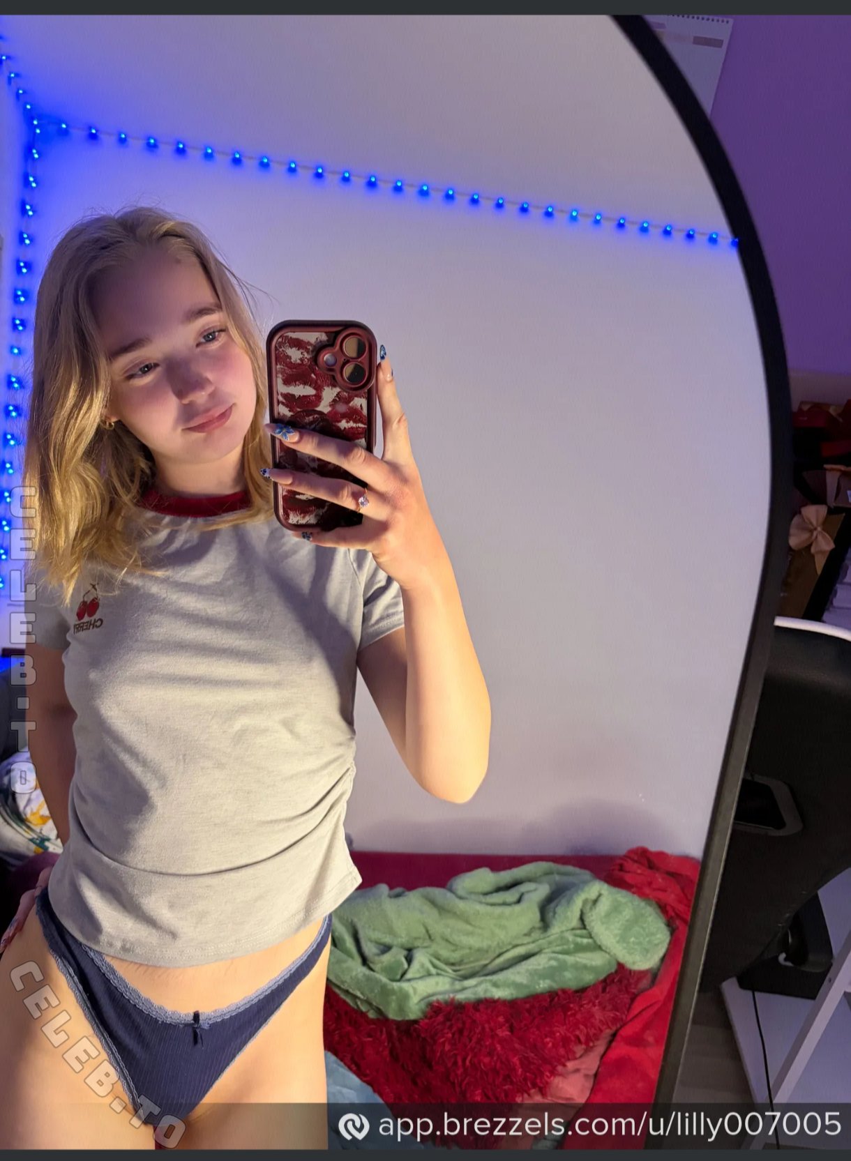 Lilly Schaper nude photo 4