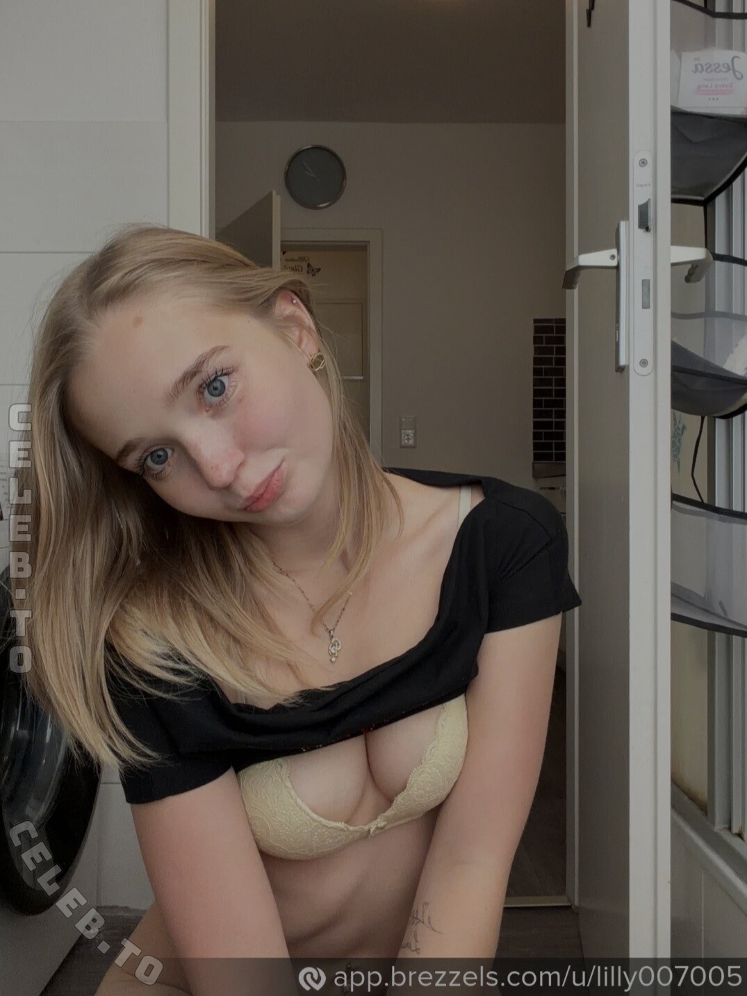 Lilly Schaper nude photo 2