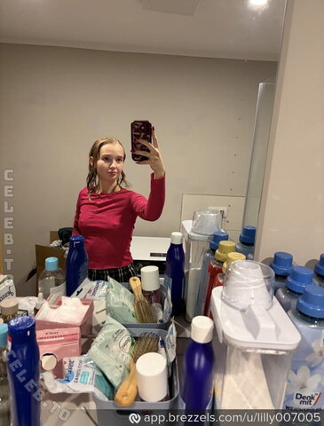Lilly Schaper – Before the big cleanup, the selfie still had to be taken, there are more of them in the chat just a l…