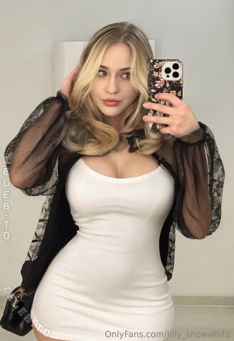 Lilly Snowwhite nude photo 2