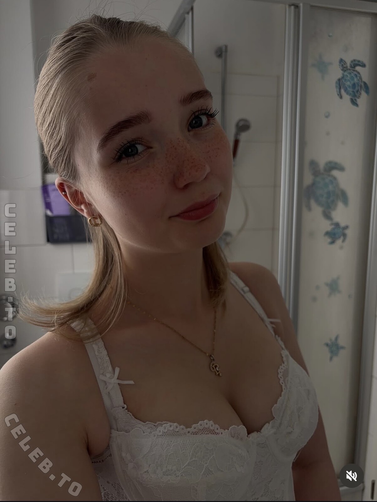 Lilly007005 nude photo 4