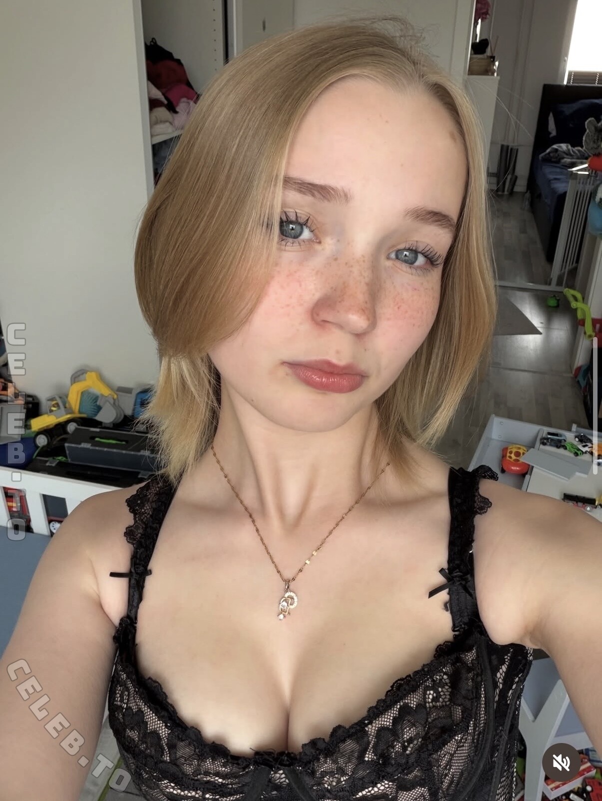 Lilly007005 nude photo 5