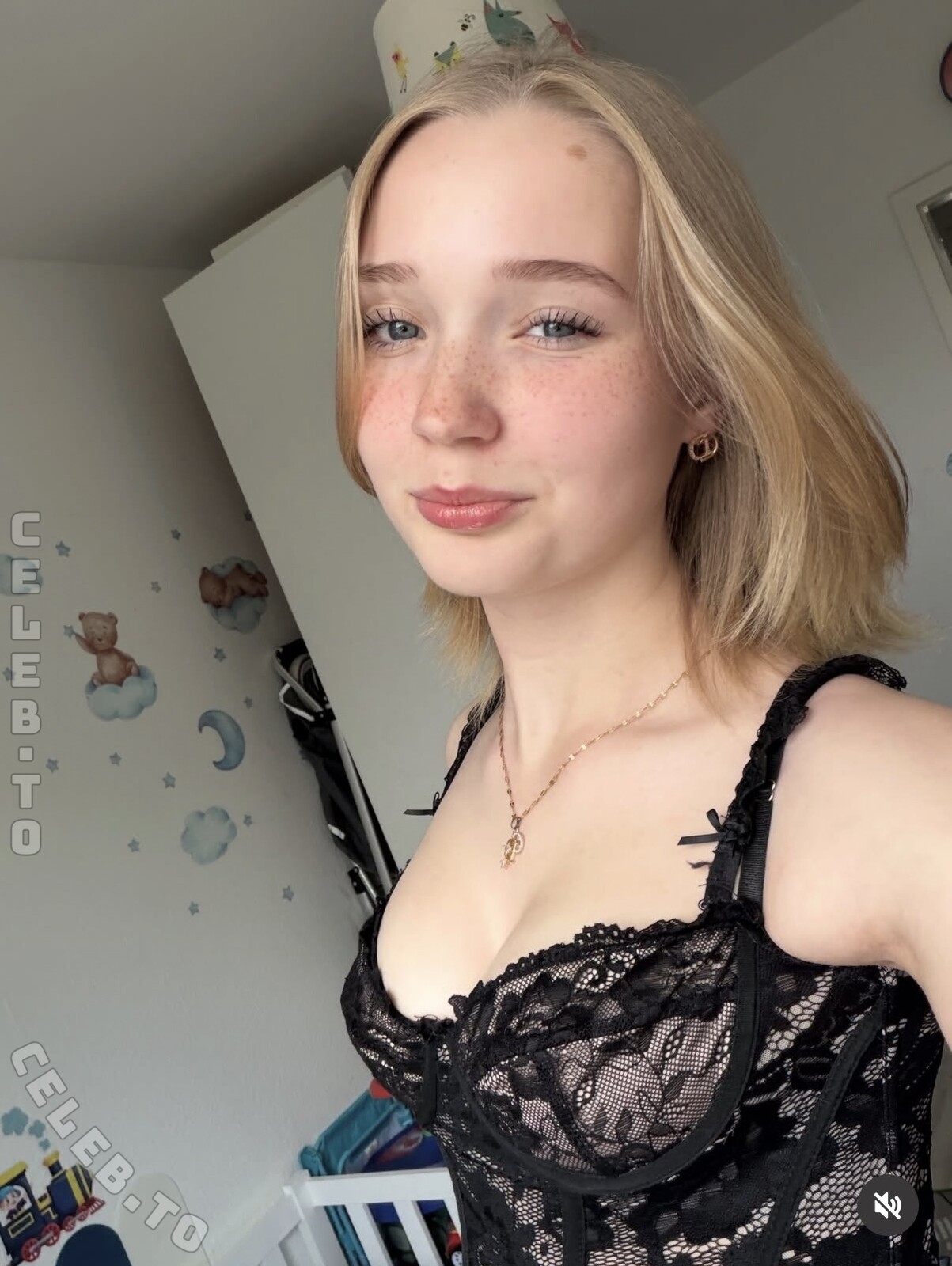 Lilly007005 nude photo 6