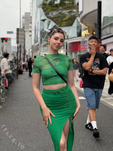 LillyTheChilly Hot (3 photos)