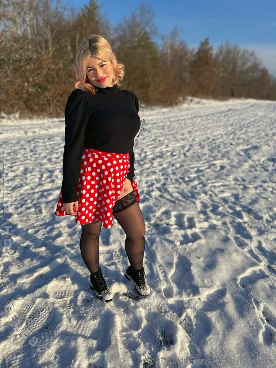 Lilouluv nude photo 2