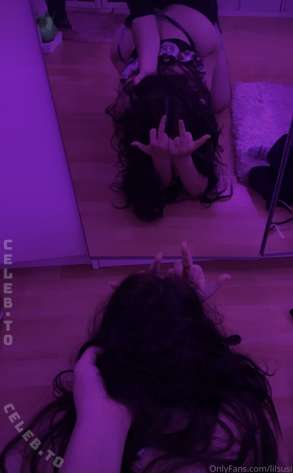 Lilsusi nude photo 5