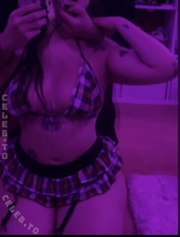 Lilsusi nude photo 1