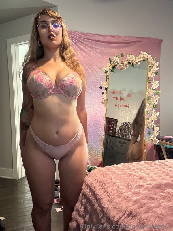 Lilsweetheartbreaker nude photo 7