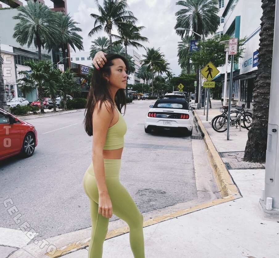 Lily Chee nude photo 25