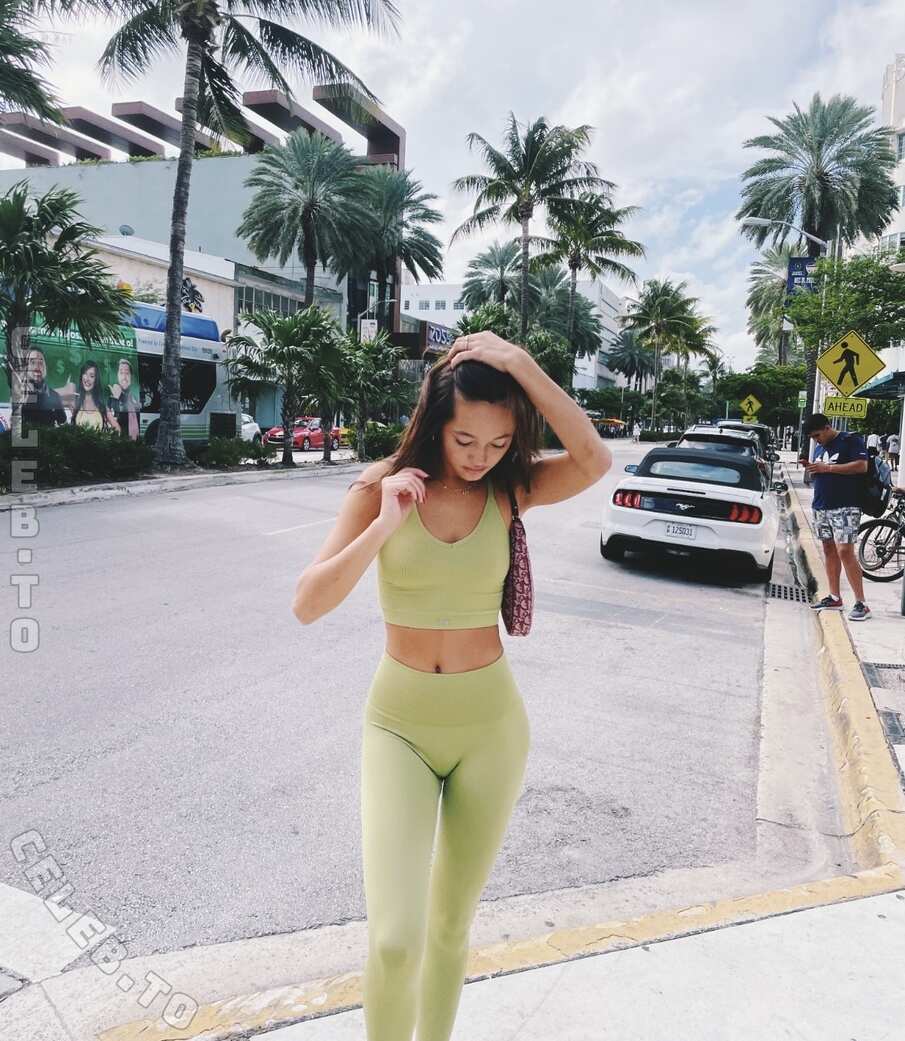 Lily Chee nude photo 26
