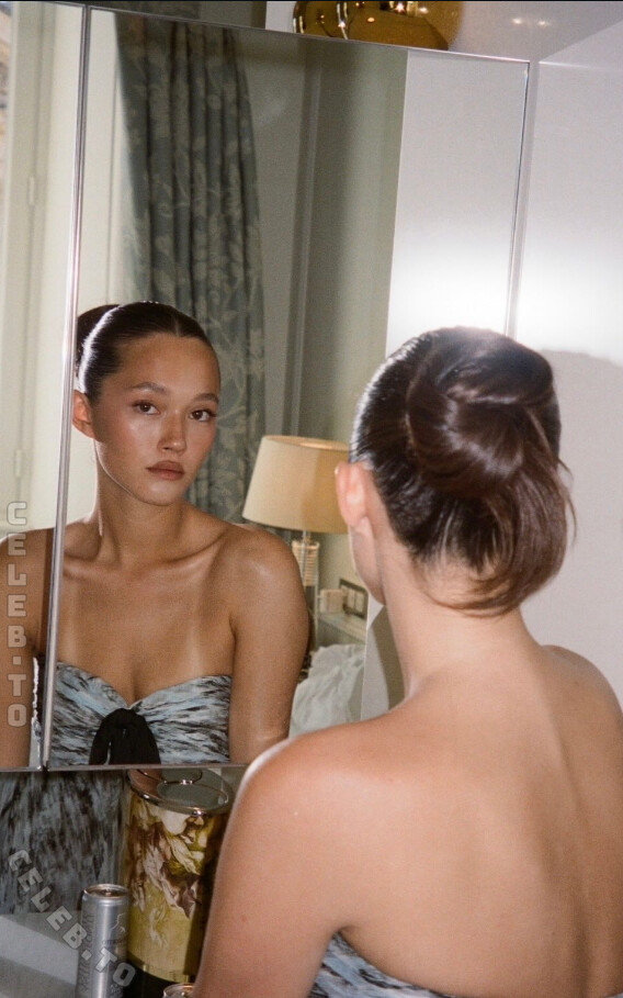 Lily Chee nude photo 11