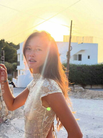 Lily Chee nude photo 29
