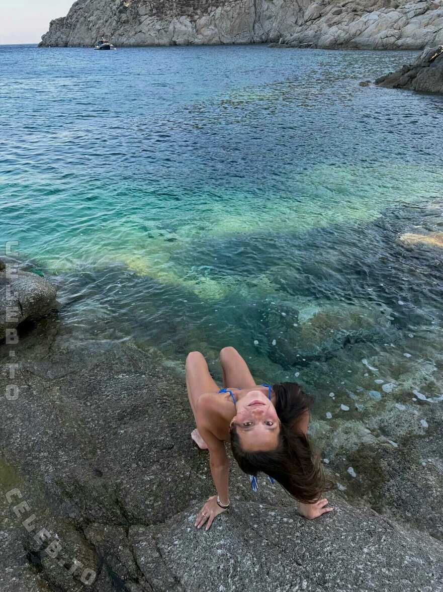 Lily Chee nude photo 8