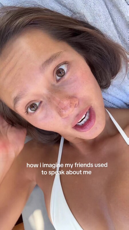Lily Chee nude photo 4