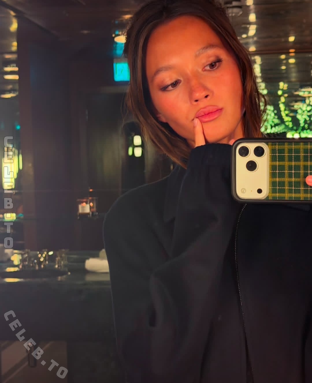Lily Chee nude photo 3