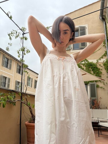 Lily Collins nude photo 1