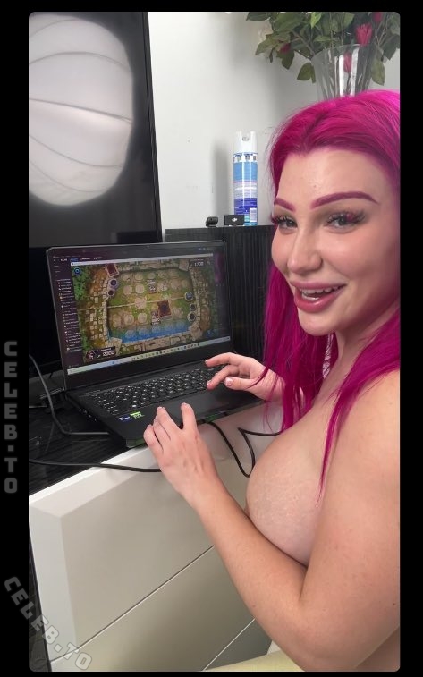 Lily Lou nude photo 11