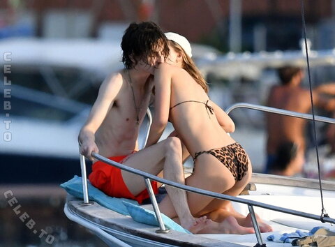 Lily-Rose Depp nude photo 4