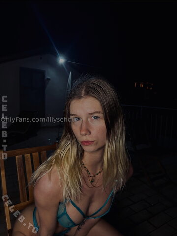 Lily nude photo 11