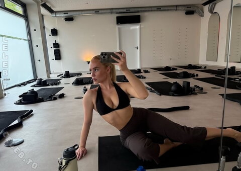 Lilycharlottevoss nude photo 3