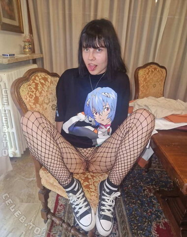 Lilysweetgirl nude photo 34