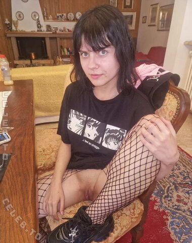 Lilysweetgirl nude photo 25