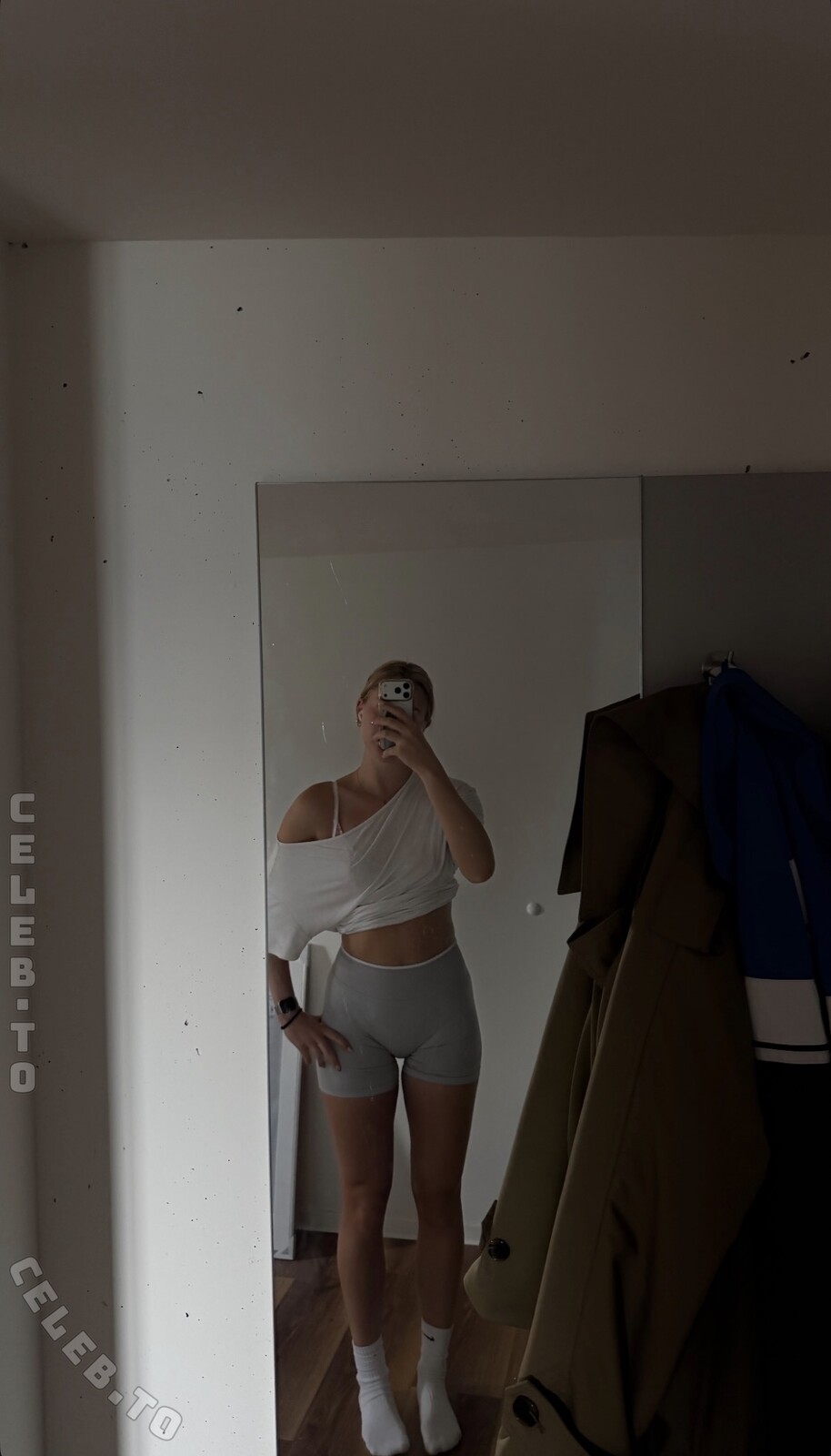 lilyyxfit nude photo 1