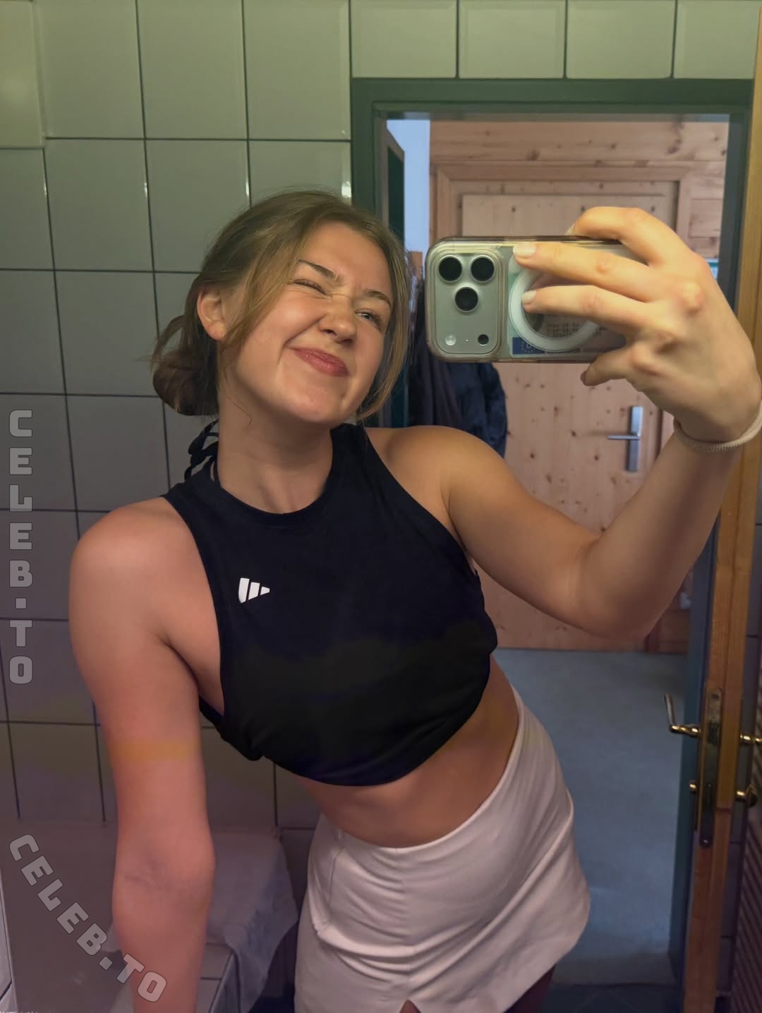 lilyyxfit nude photo 4