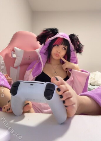 Limwerence nude photo 8