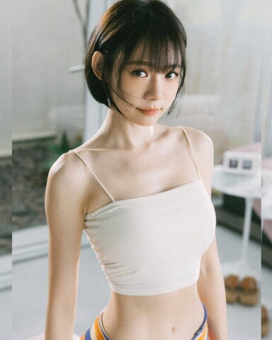 Lin Min Chen Hot (3 photos)