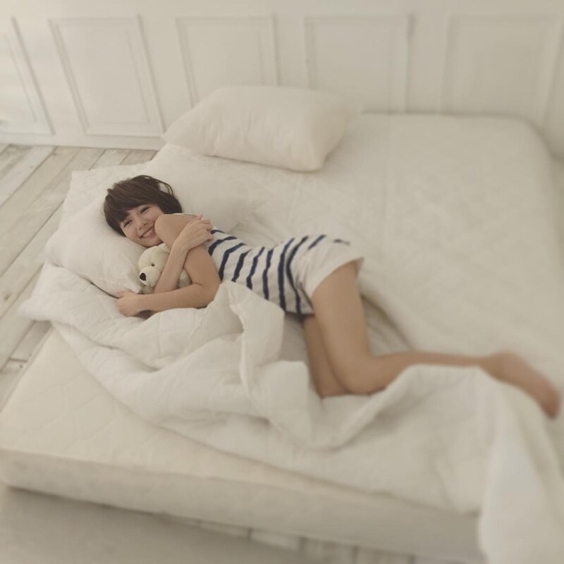 Lin Min Chen nude photo 9