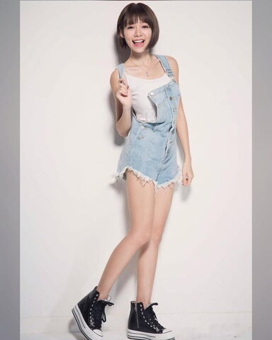 Lin Min Chen nude photo 131