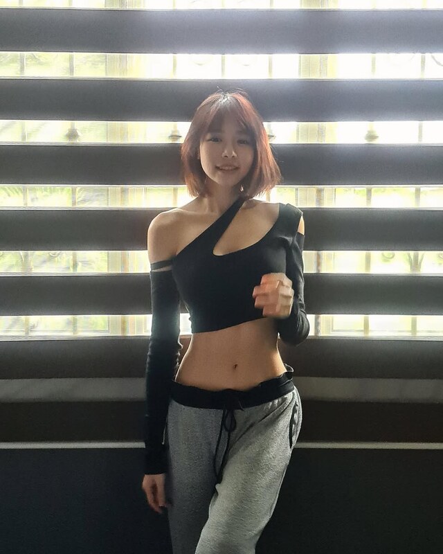Lin Min Chen nude photo 13
