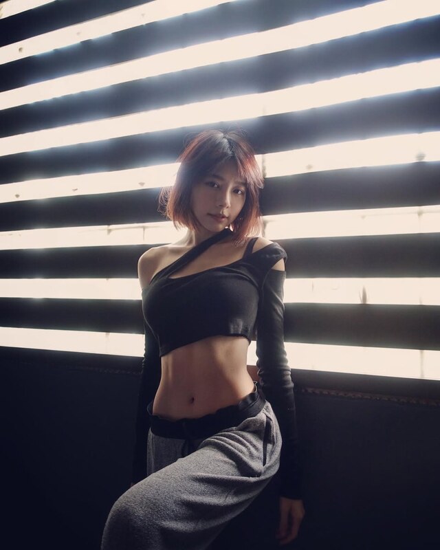 Lin Min Chen nude photo 14