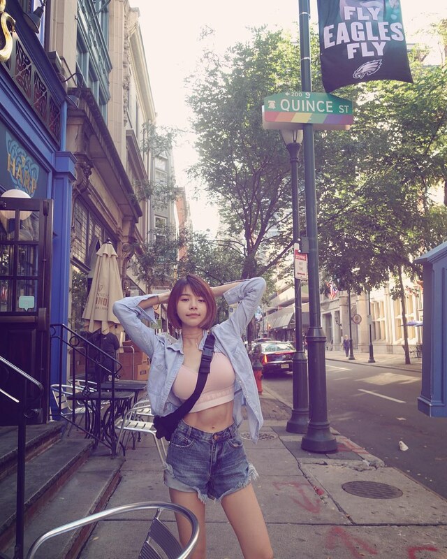 Lin Min Chen nude photo 11