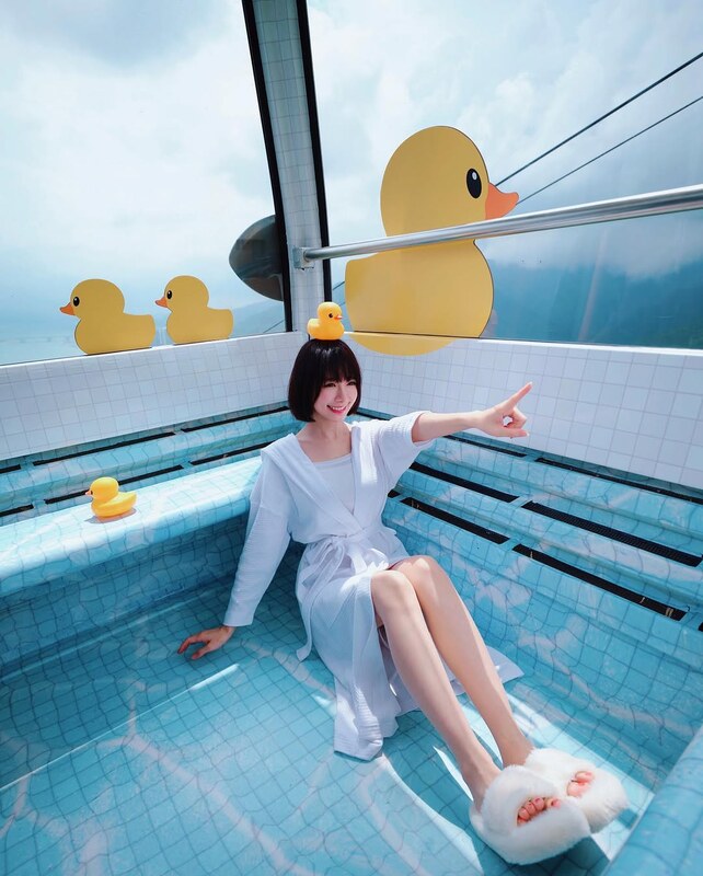 Lin Min Chen nude photo 3