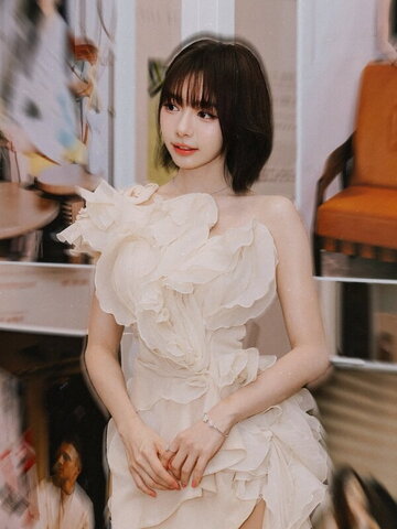 Lin Min Chen nude photo 28