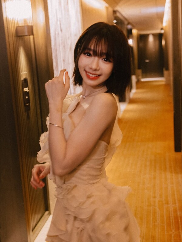 Lin Min Chen nude photo 15